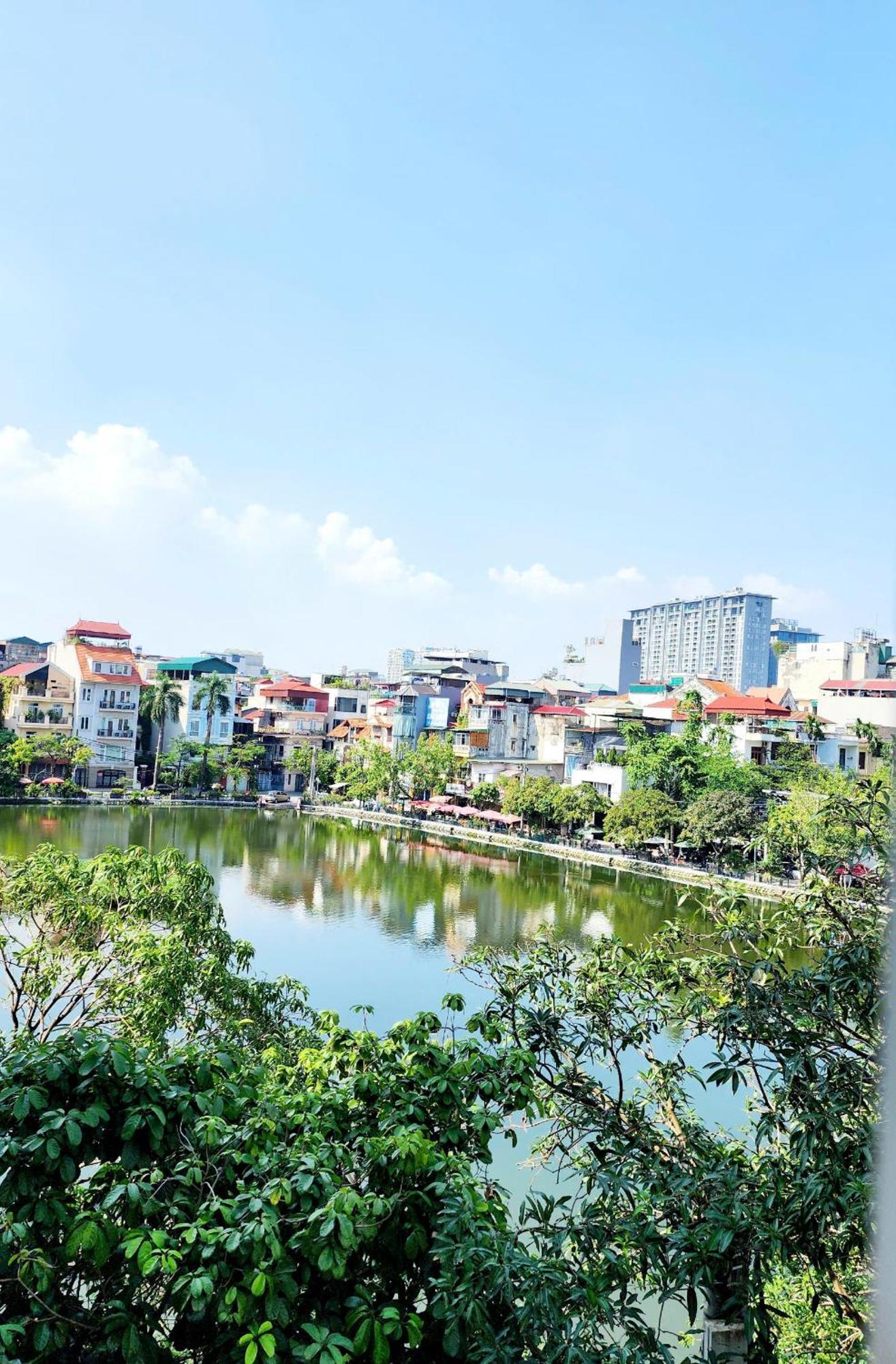 Lakeside House Hanoi Exterior photo