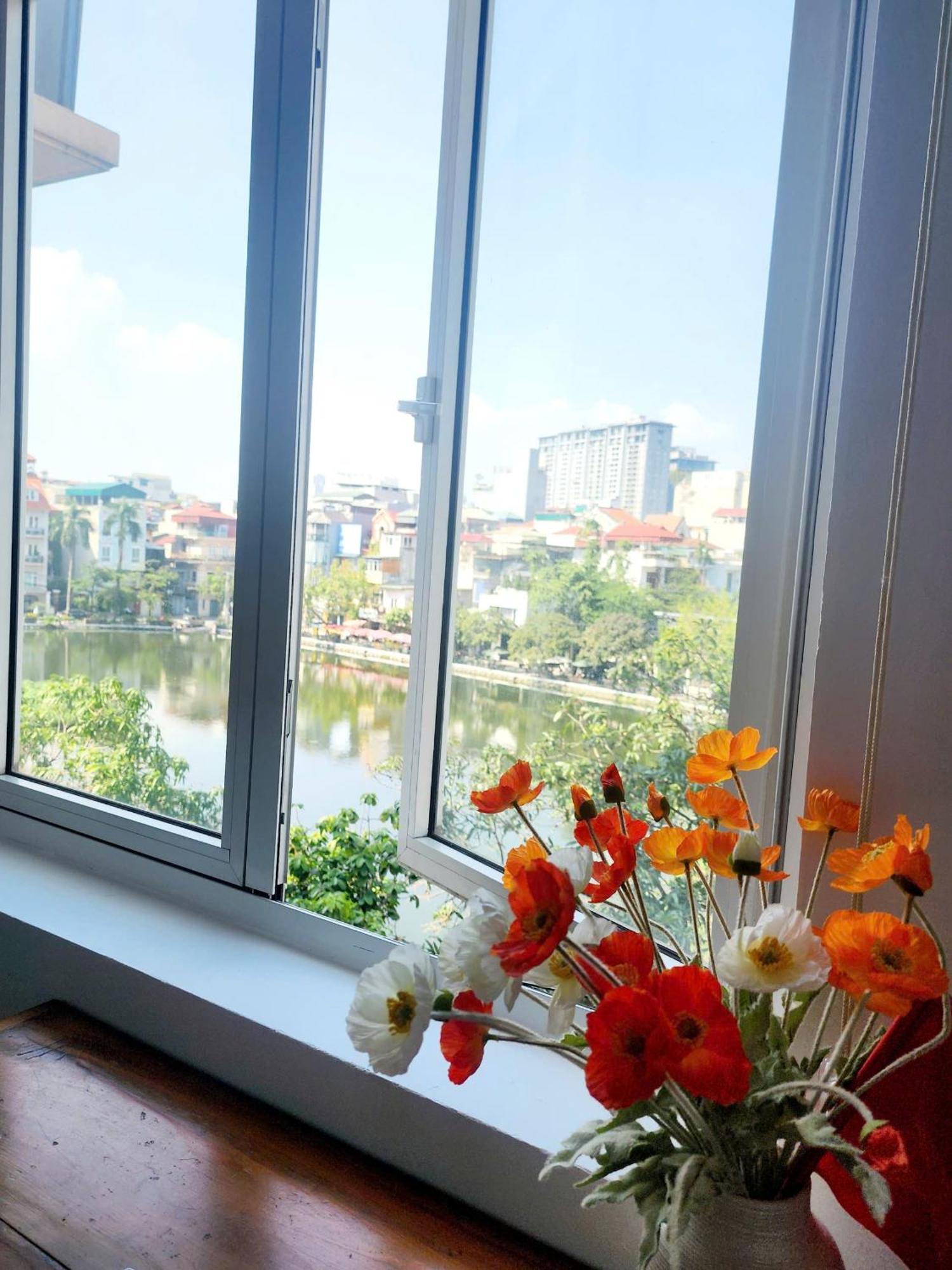 Lakeside House Hanoi Exterior photo