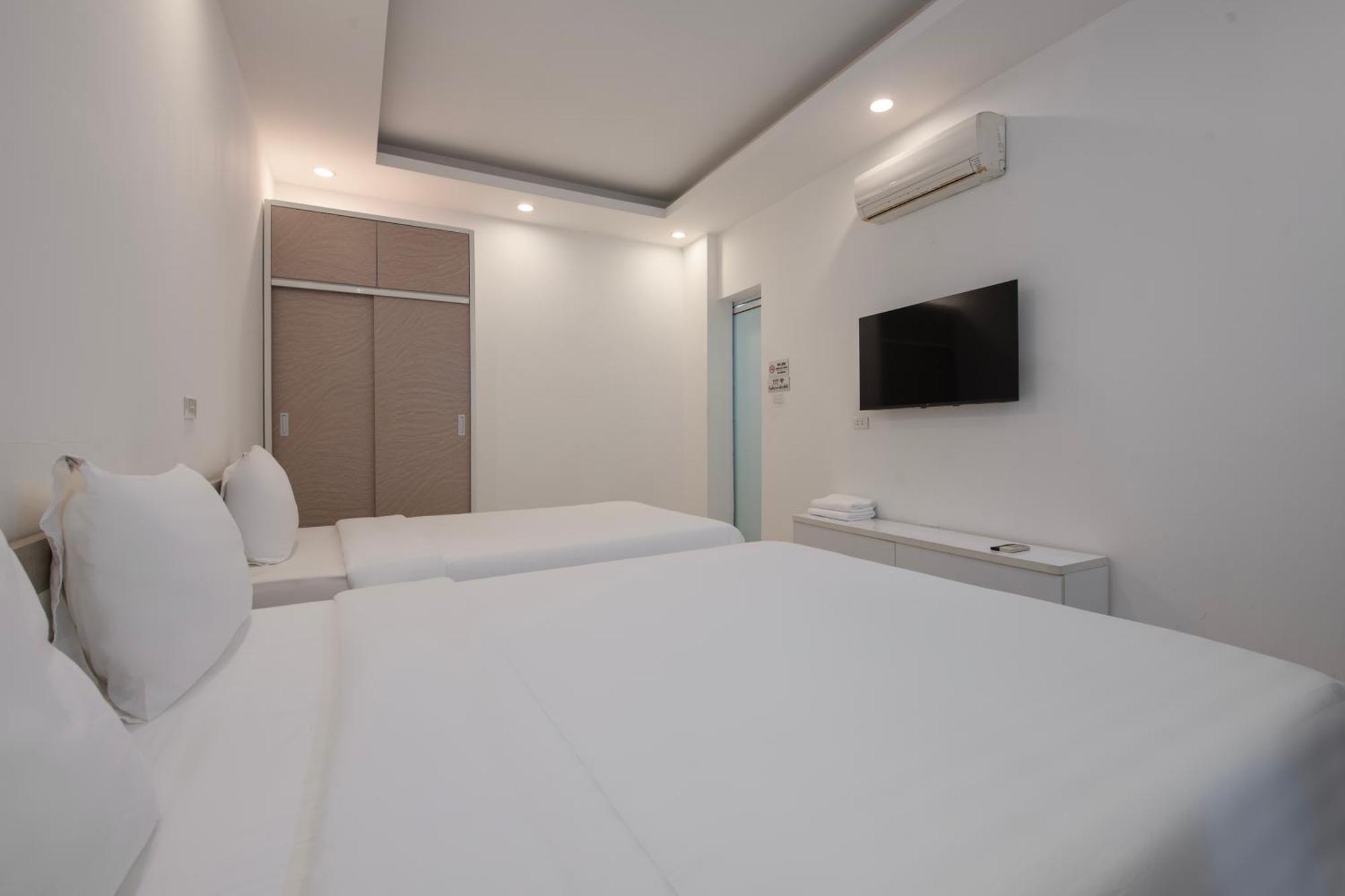 Lakeside House Hanoi Exterior photo