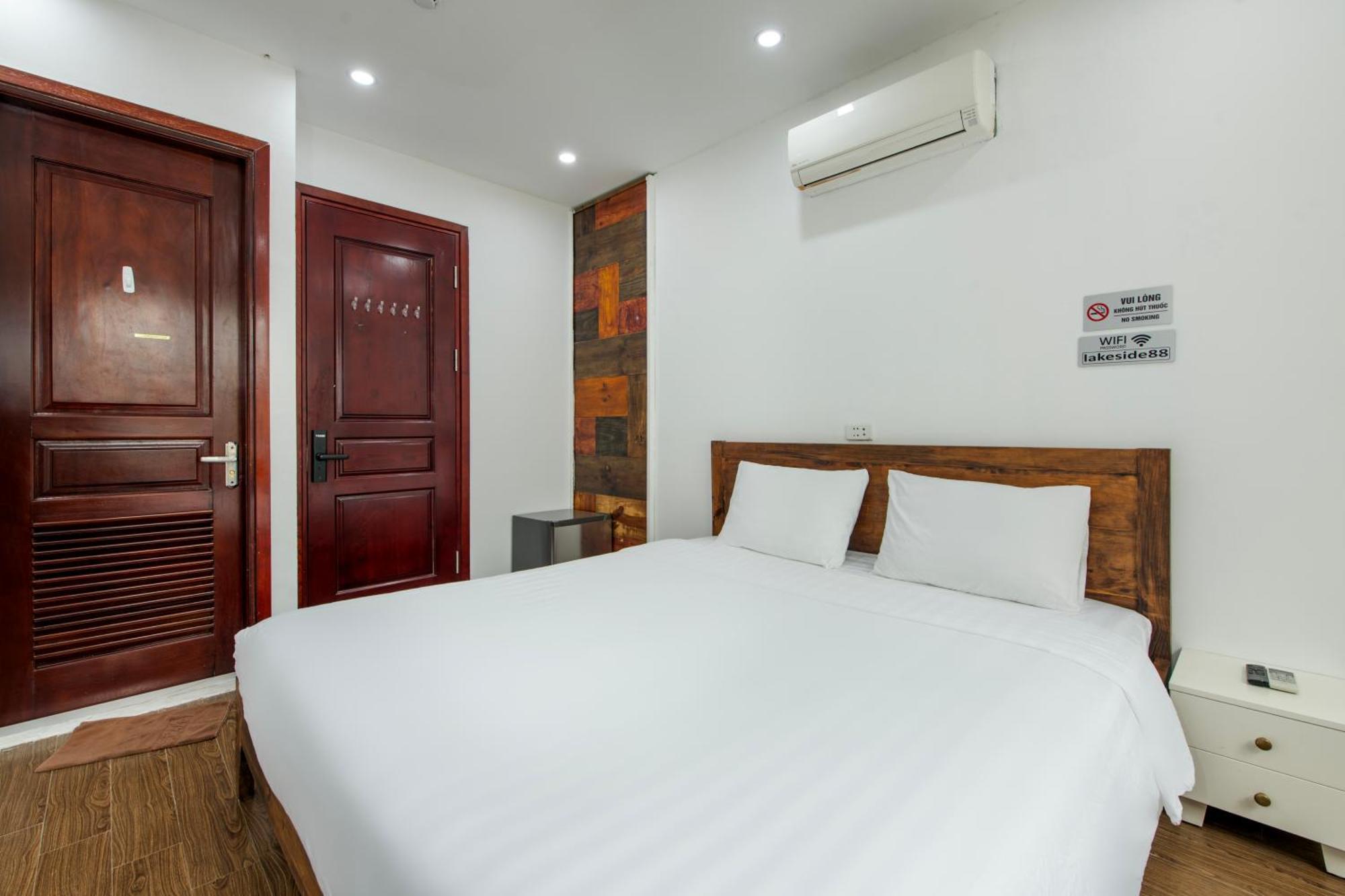 Lakeside House Hanoi Exterior photo