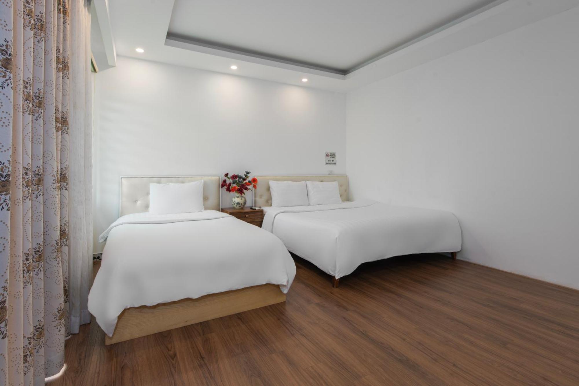 Lakeside House Hanoi Exterior photo