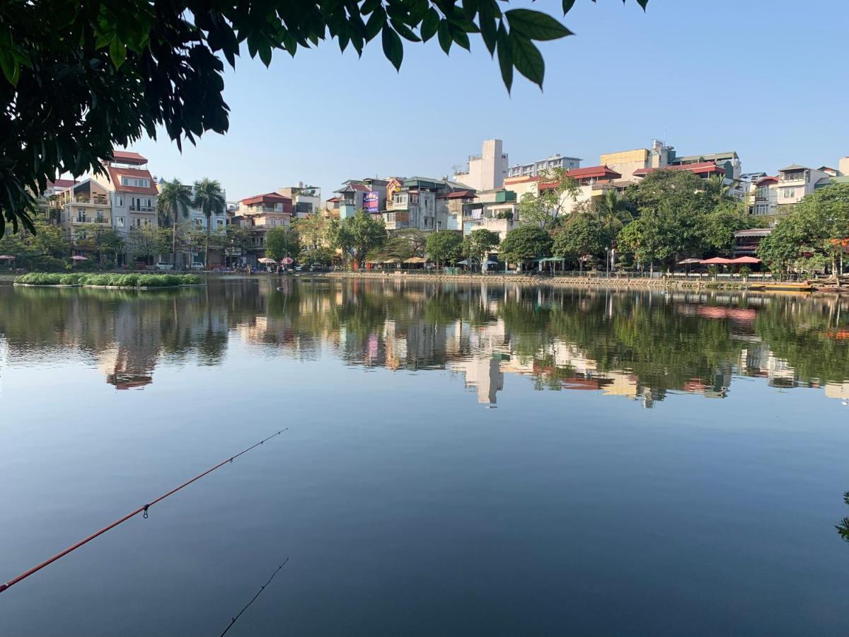 Lakeside House Hanoi Exterior photo